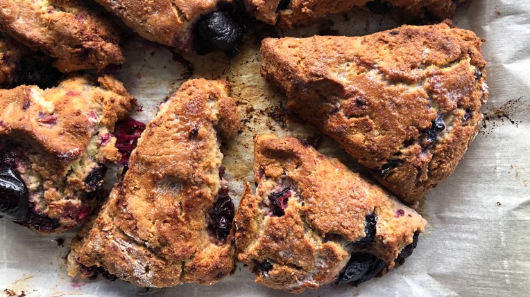 almond-flour-scones-tout